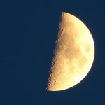 上弦の月と下弦の月の見分け方。有明の月や十三夜などの由来は？